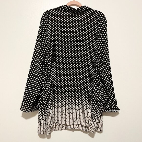 Catherines Womens Button Up Blouse Size 3X Black Geometric Artsy Eclectic Office - Picture 2 of 7